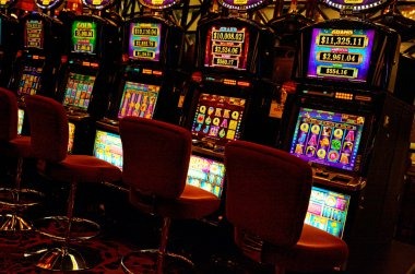 slot bet99 app showing deposit and withdrawal options via DANA and QRIS